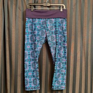 Fabletics Salar Printed PowerHold Capri - M